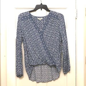 Like new Max Studio surplice top. Blue size L